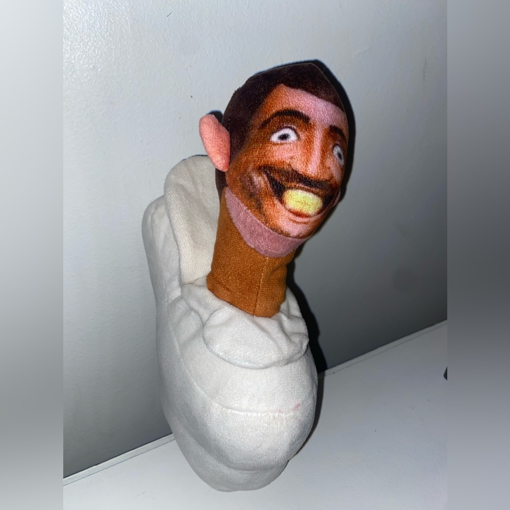 Skibidi toilet stuffie
